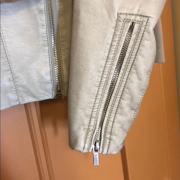 👀 LAST CHANCE! Sexy and fun faux leather jacket - Picture 4 of 9